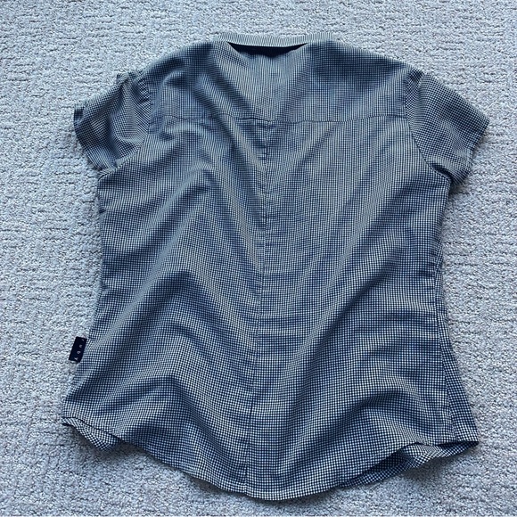 SOLD ON DEPOP: Thrifted Checkered button up top - Picture 4 of 4